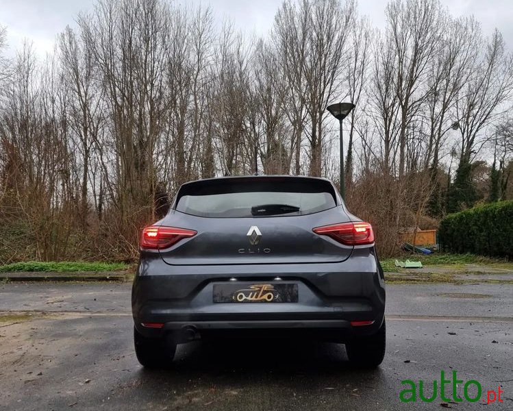2021' Renault Clio photo #3
