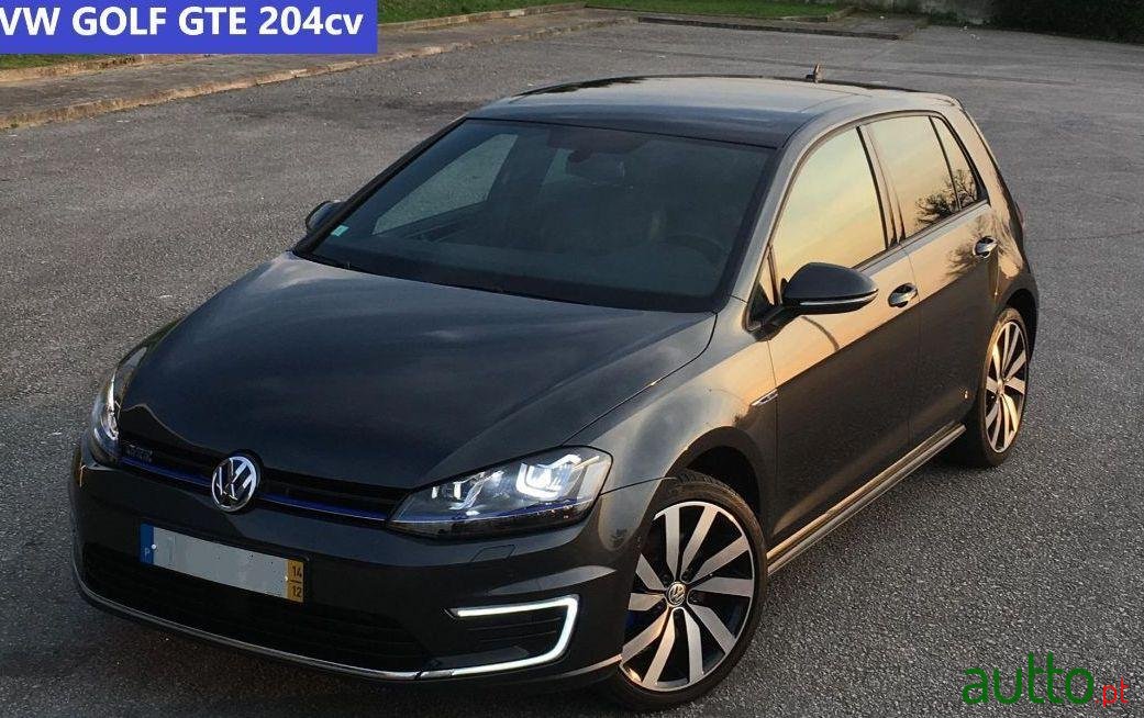 2015' Volkswagen Golf photo #3
