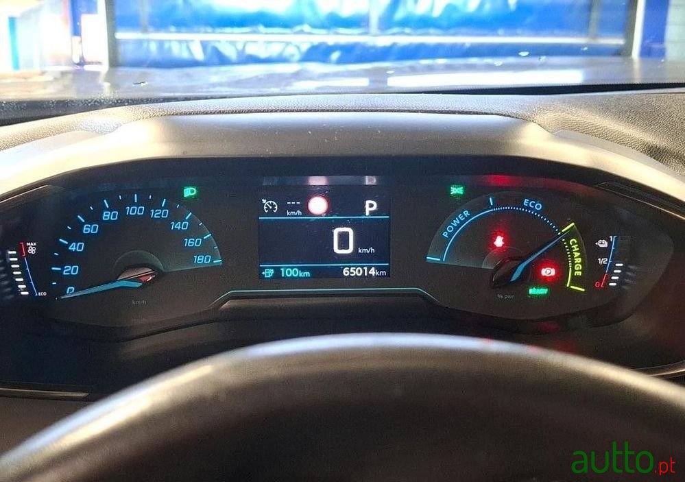 2022' Peugeot e-2008 photo #4