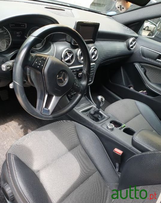 2014' Mercedes-Benz A-180 photo #3