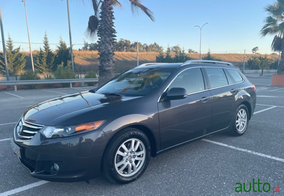 2009' Honda Accord Tourer photo #1