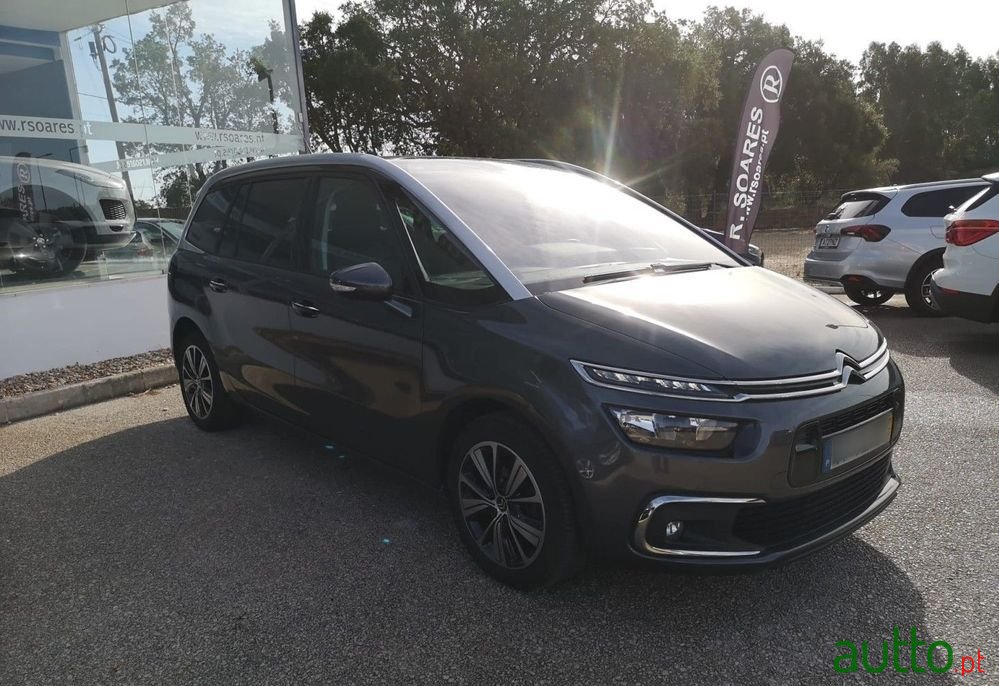 2017' Citroen C4 Grand Picasso photo #5