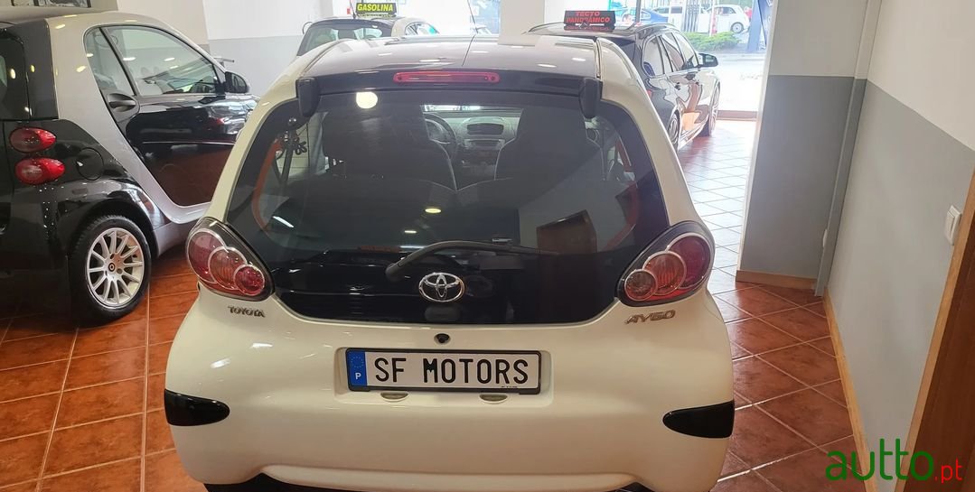 2012' Toyota Aygo photo #3