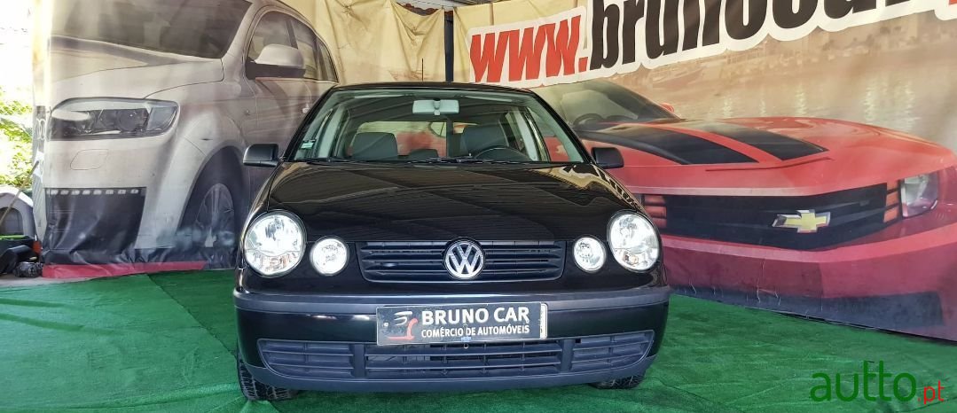 2002' Volkswagen Polo photo #2