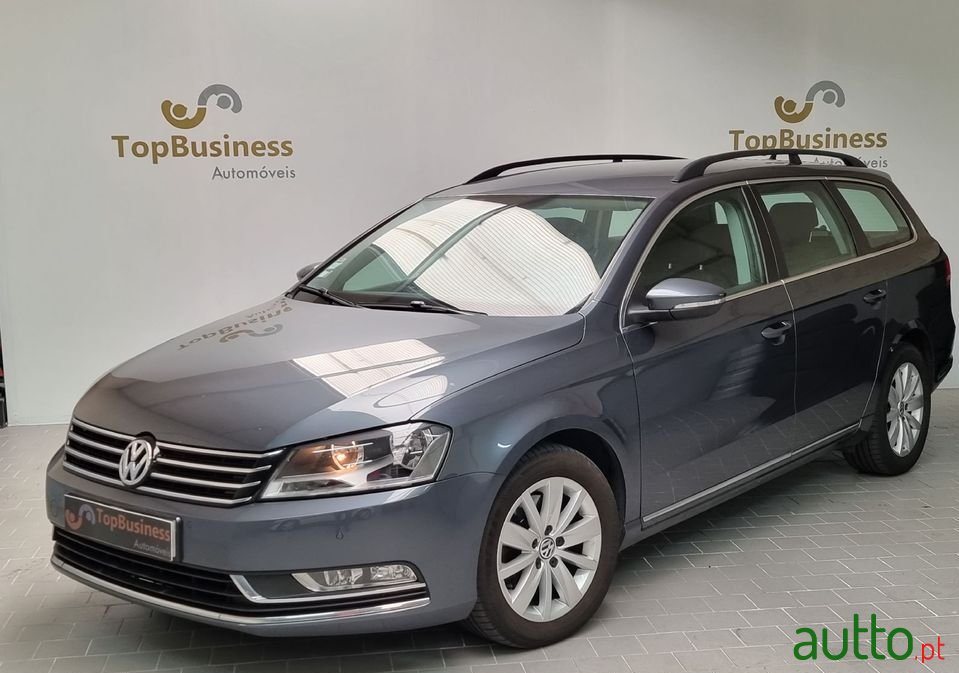 2014' Volkswagen Passat Variant photo #3