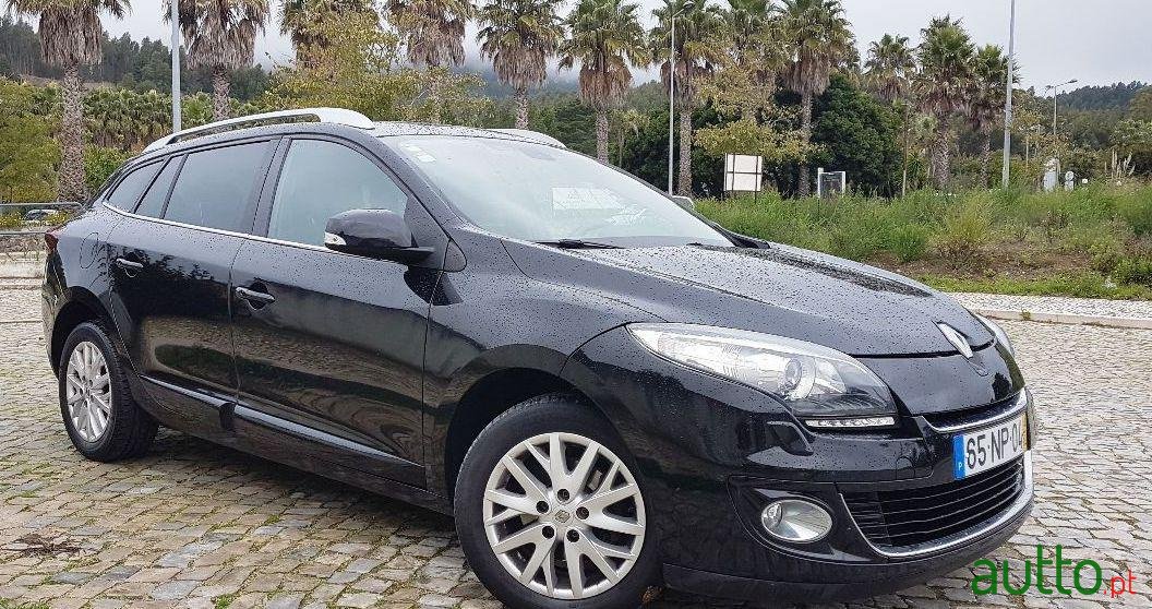 2013' Renault Megane Sport Tourer photo #1