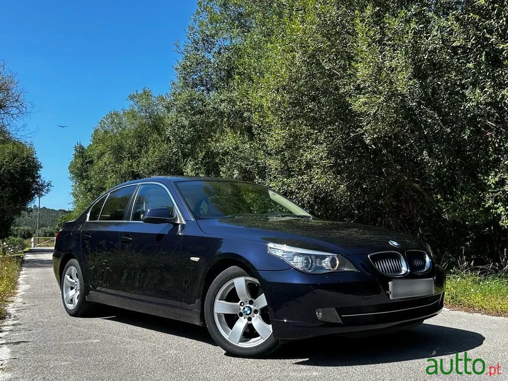 2009' BMW 520 photo #2