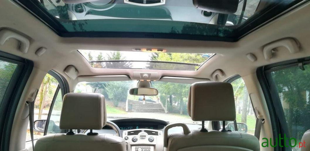 2007' Renault Grand Scenic photo #2
