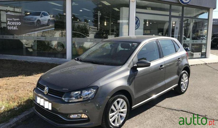 2016' Volkswagen Polo 1.0 Confortline photo #1
