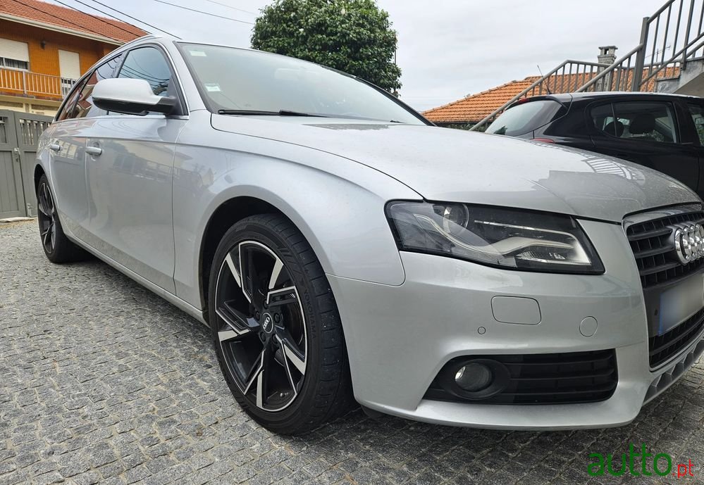 2011' Audi A4 Avant photo #6