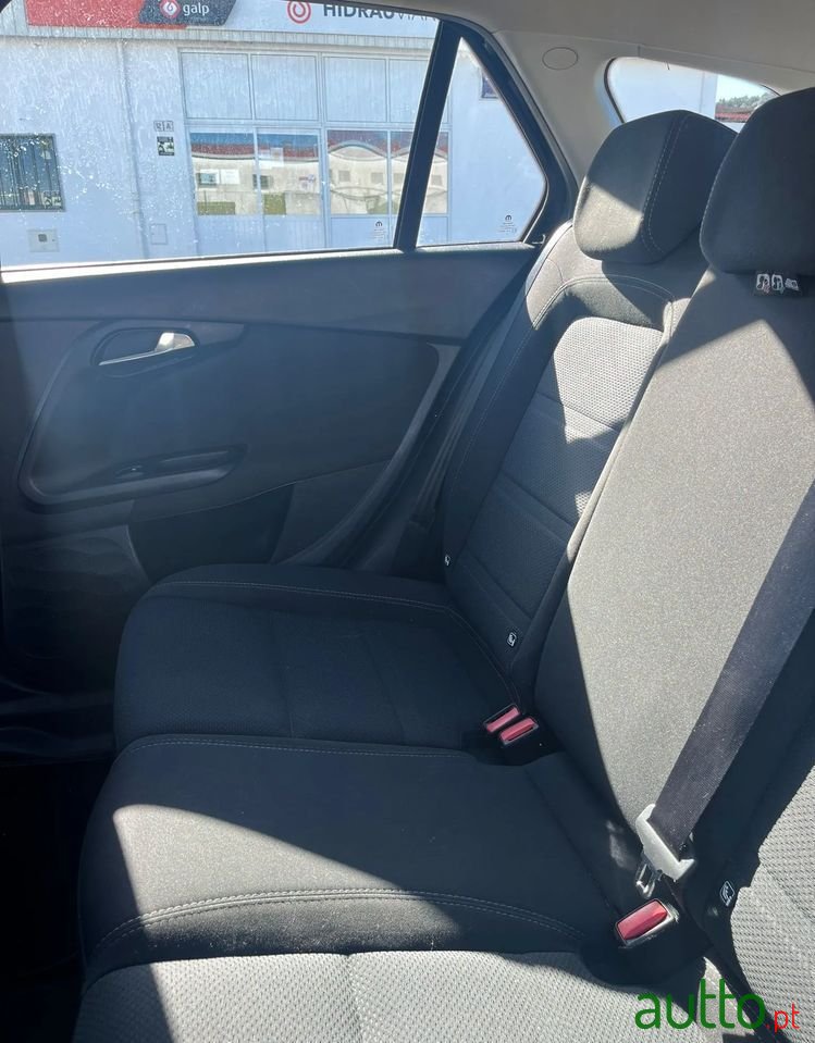 2018' Fiat Tipo Station Wagon photo #5