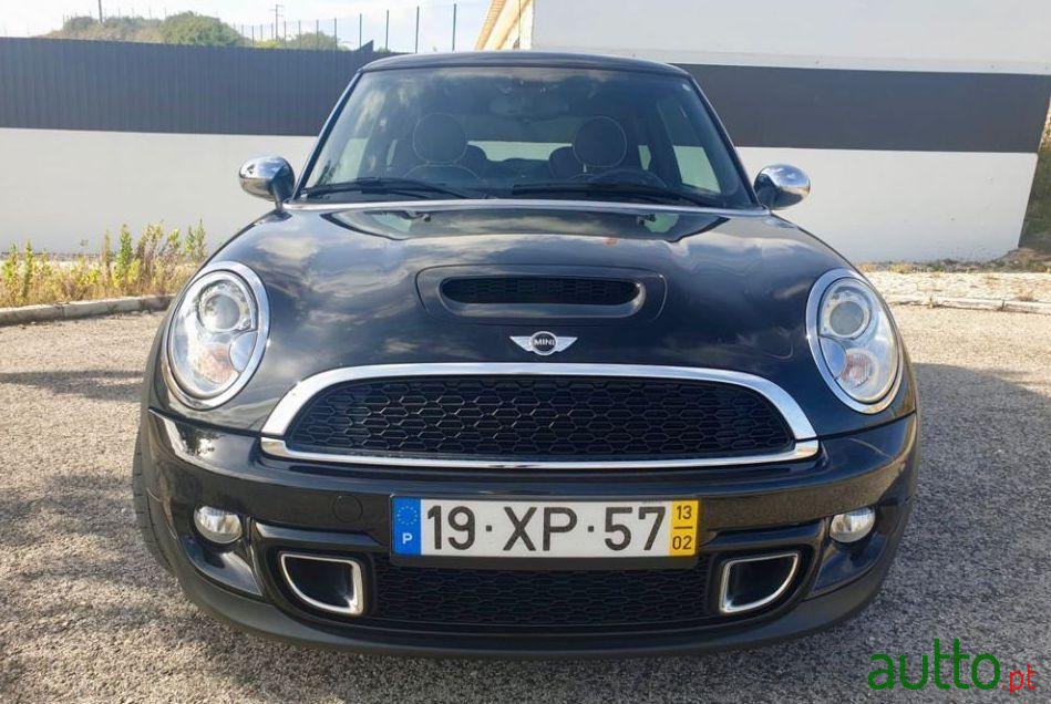 2013' MINI Cooper S photo #1