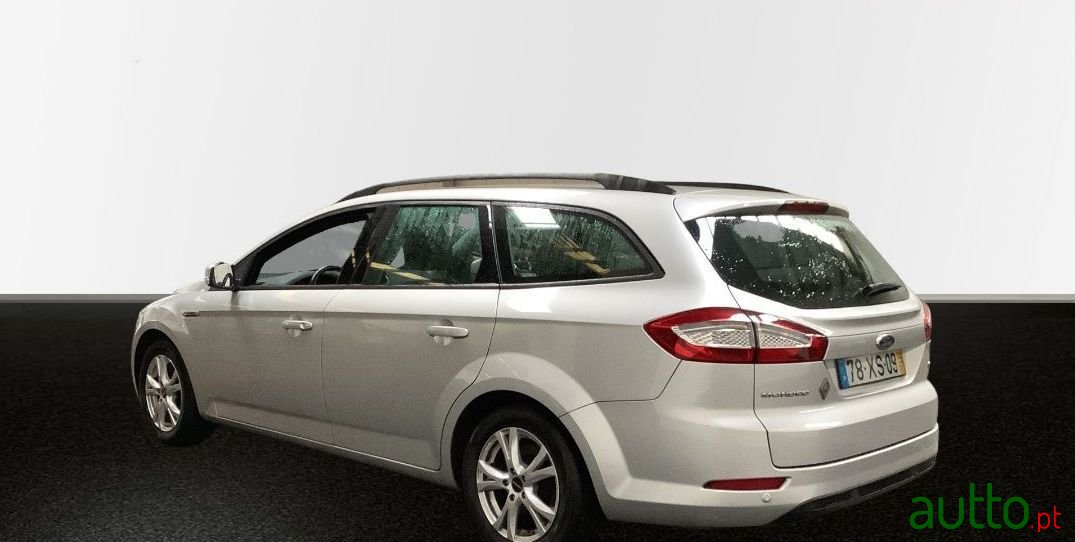 2012' Ford Mondeo Sw photo #2