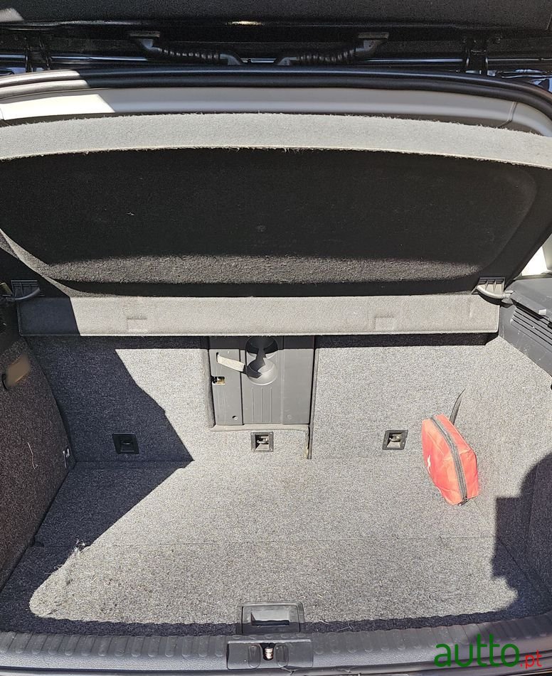 2009' Volkswagen Tiguan photo #6