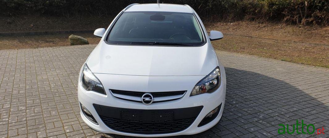 2014' Opel Astra 1.6Cdti Ecoflex photo #1