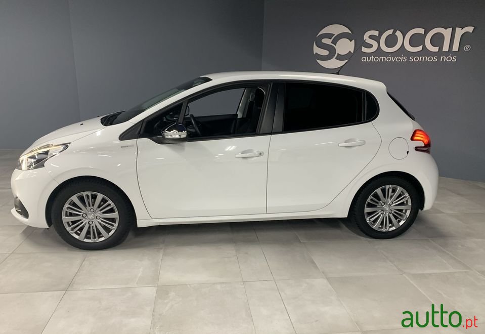 2018' Peugeot 208 photo #3
