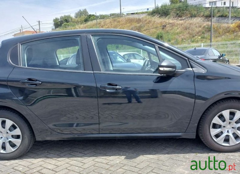 2019' Peugeot 208 photo #4