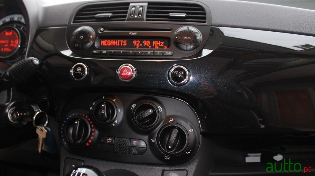 2015' Fiat 500C photo #2