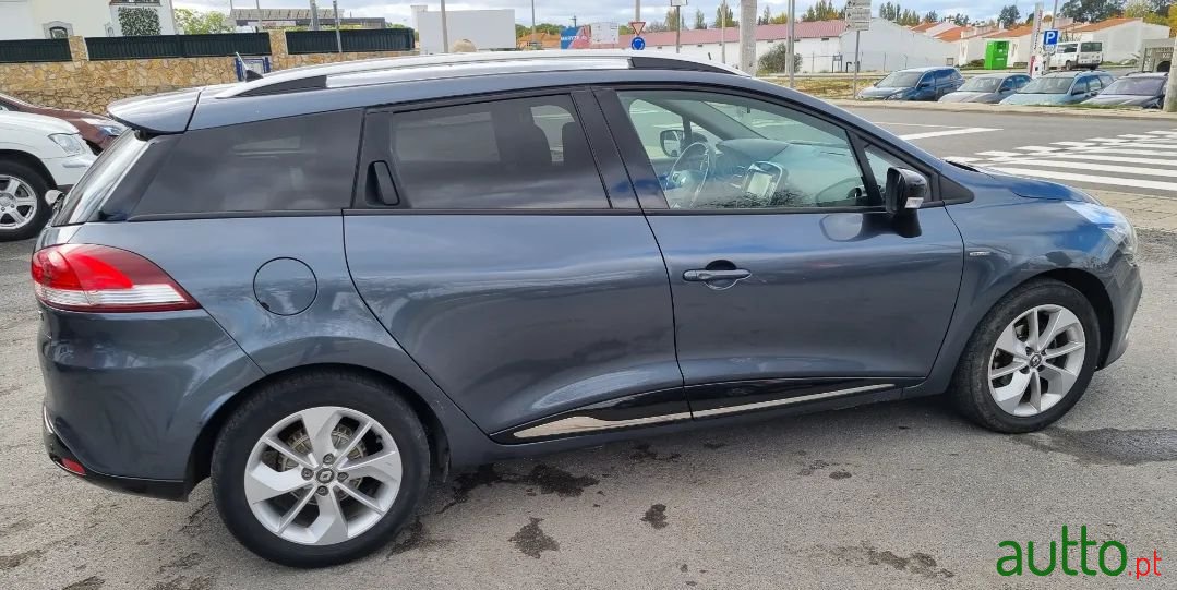 2016' Renault Clio Sport Tourer photo #3