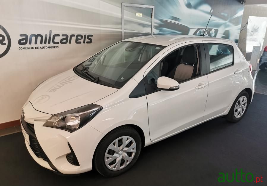 2020' Toyota Yaris photo #3