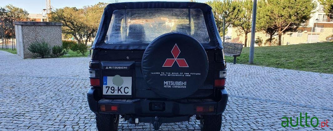 1992' Mitsubishi Pajero photo #1