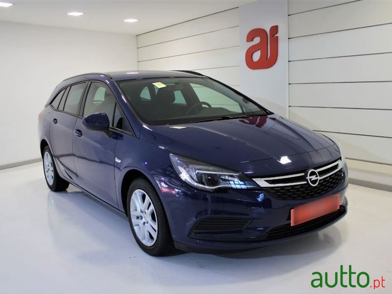 2018' Opel Astra Sports Tourer photo #6