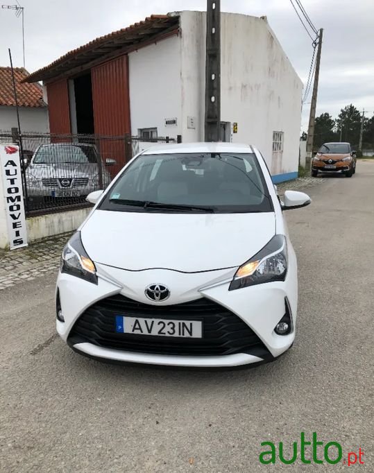 2019' Toyota Yaris photo #2