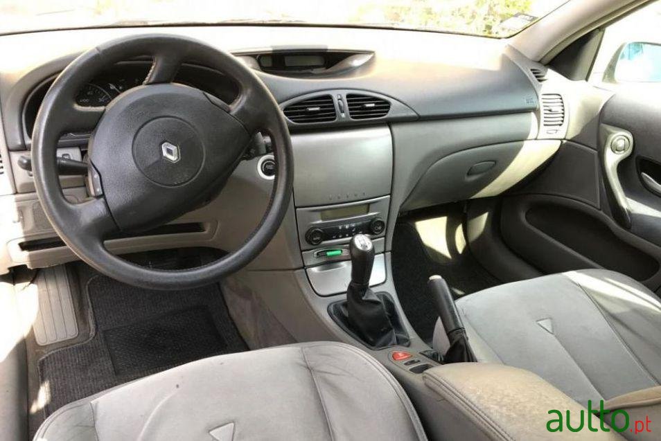 2001' Renault Laguna photo #5
