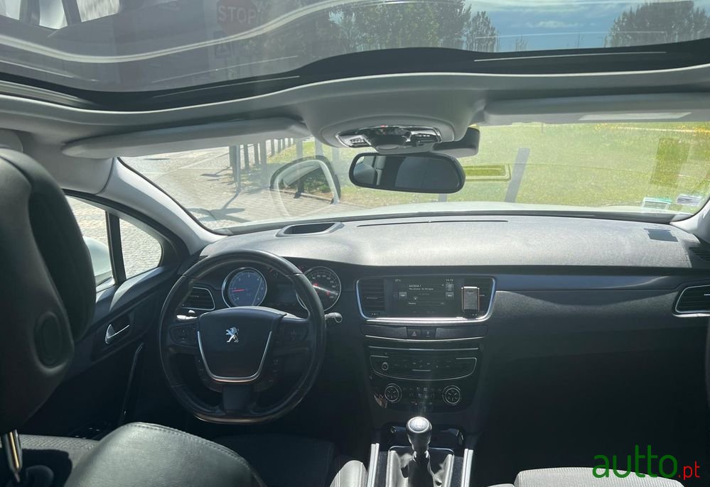 2015' Peugeot 508 Sw photo #2