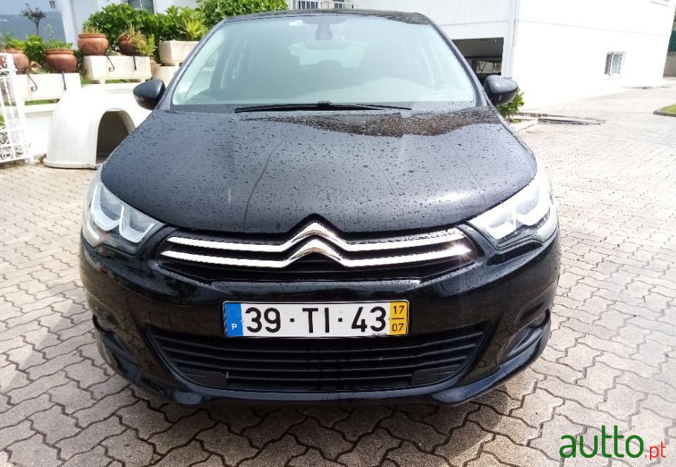 2017' Citroen C4 photo #2