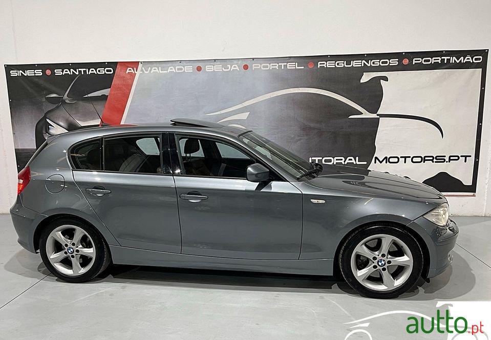 2011' BMW 123 photo #2