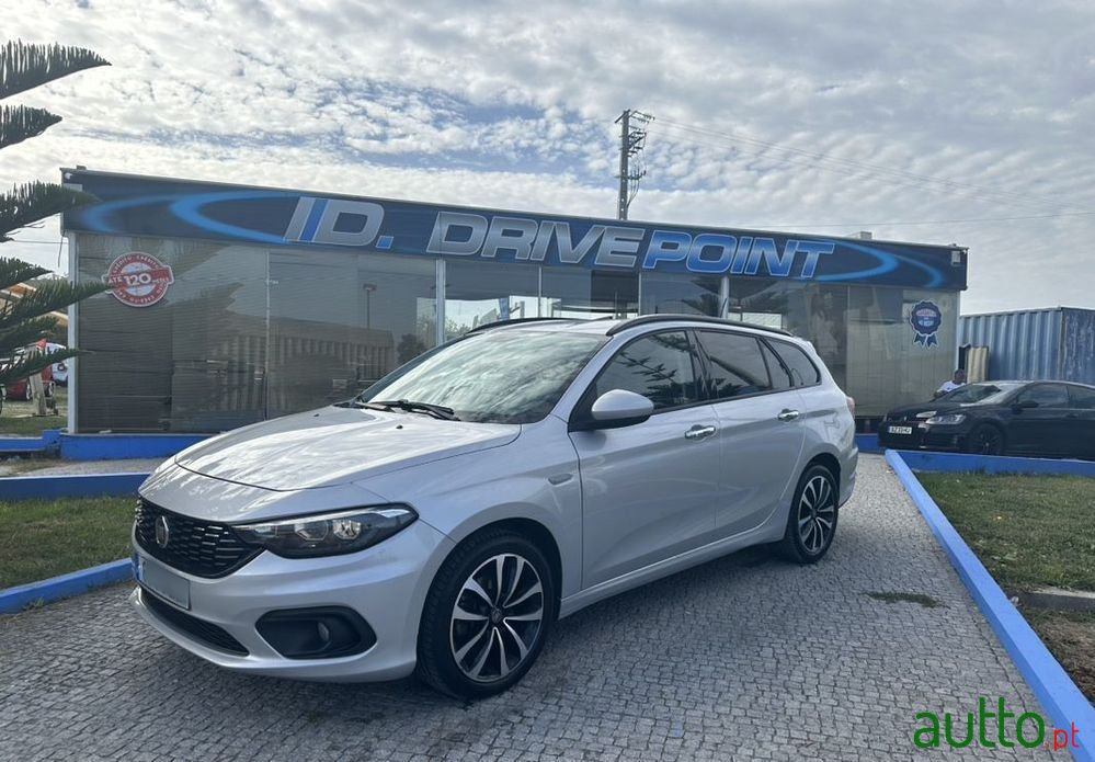 2019' Fiat Tipo Station Wagon photo #1