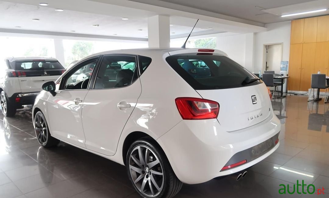 2015' SEAT Ibiza photo #6