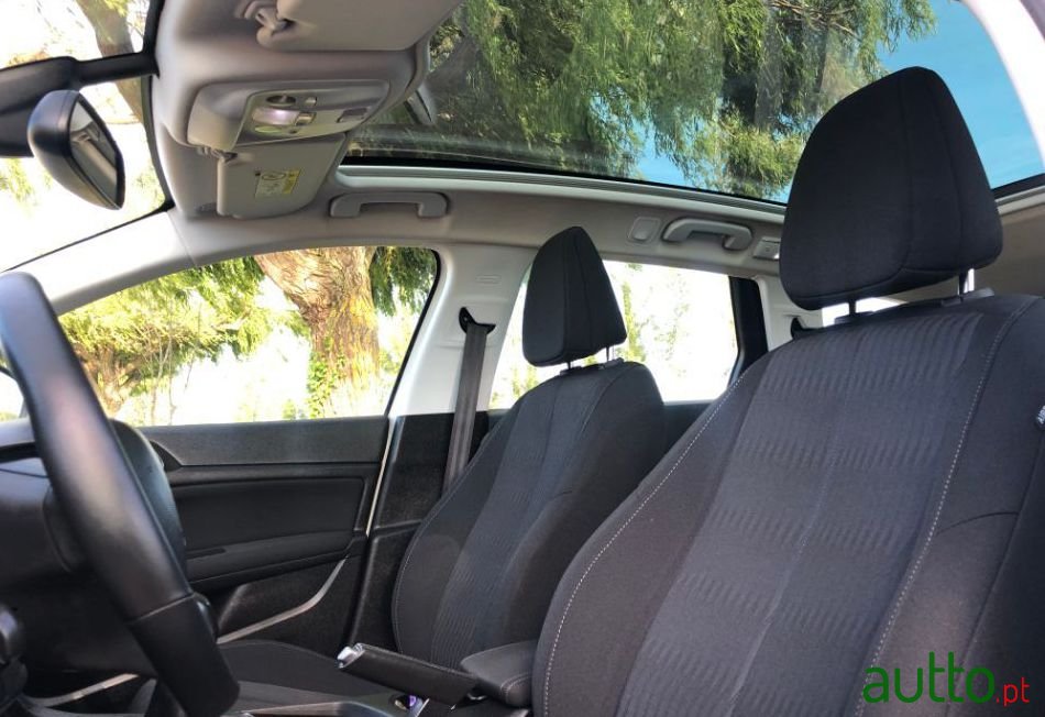 2015' Peugeot 308 Sw photo #2