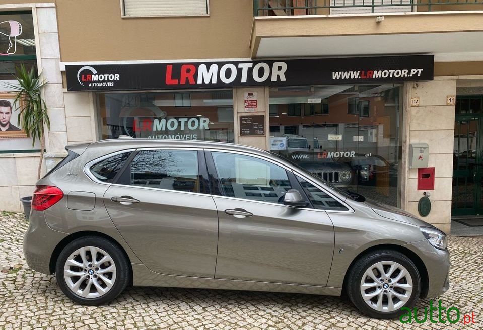 2016' BMW 225Xe Sport photo #1