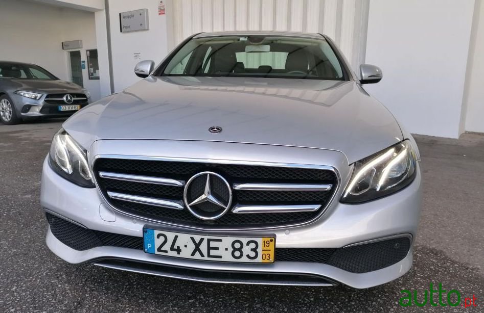 2019' Mercedes-Benz E-220 photo #1