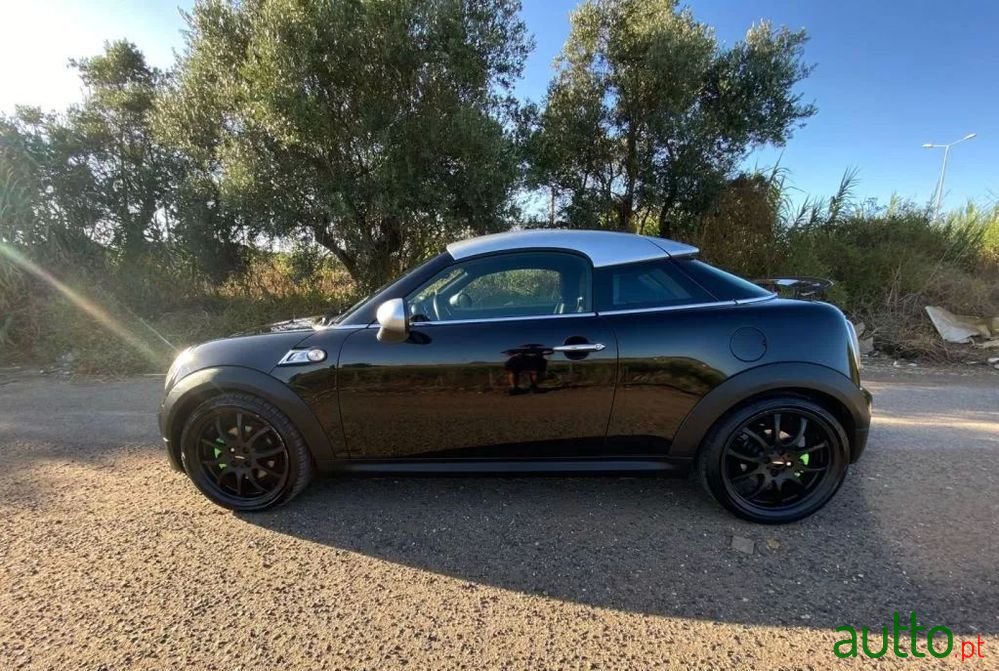 2011' MINI Cooper Sd Auto photo #3