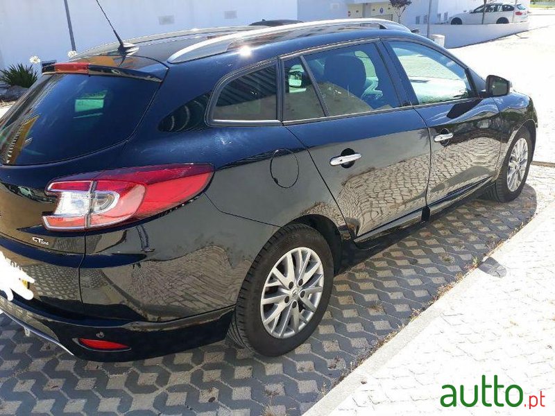 2013' Renault Megane Sport Tourer photo #2