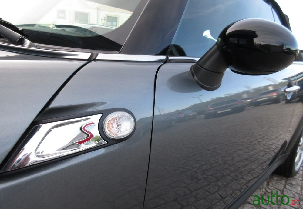 2009' MINI Cabrio Cooper S photo #2