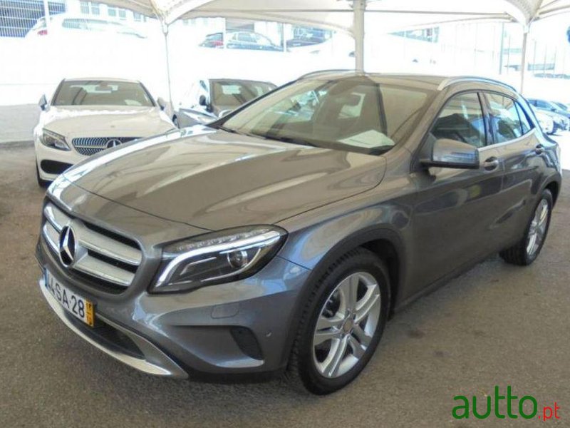 2016' Mercedes-Benz Gla-180 Cdi photo #2