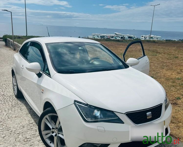 2012' SEAT Ibiza photo #1
