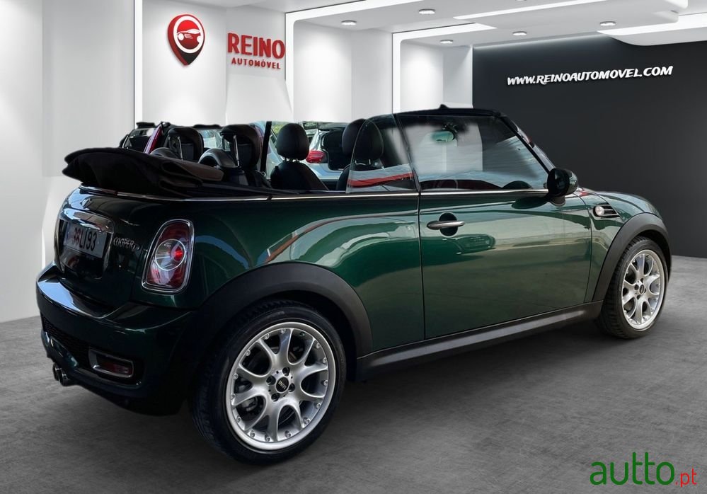 2011' MINI Cabrio Cooper D photo #5
