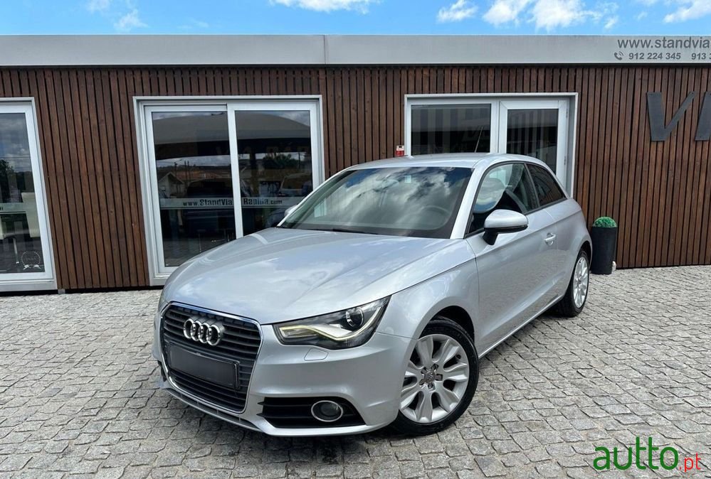 2011' Audi A1 1.6 Tdi Advance photo #1