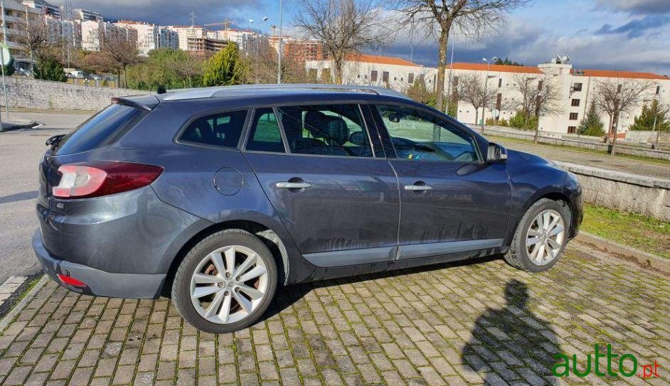 2010' Renault Megane Sport Tourer photo #1