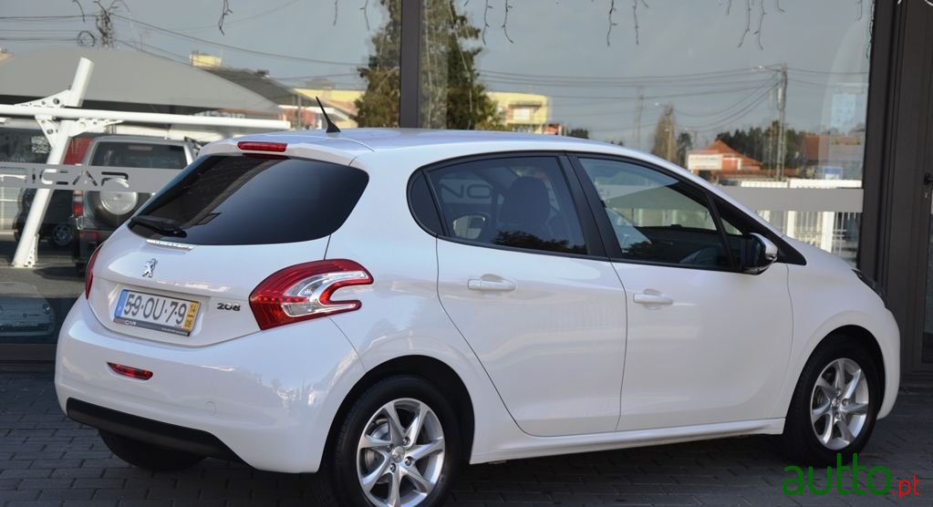 2014' Peugeot 208 photo #4