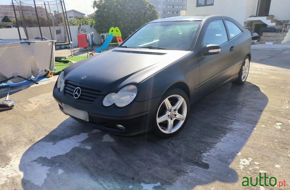 2002' Mercedes-Benz Classe C photo #1