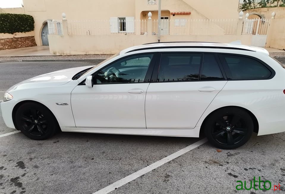 2013' BMW 520 photo #2