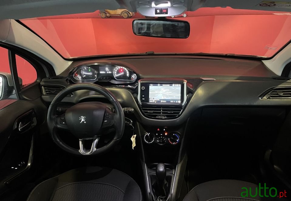 2017' Peugeot 208 photo #5