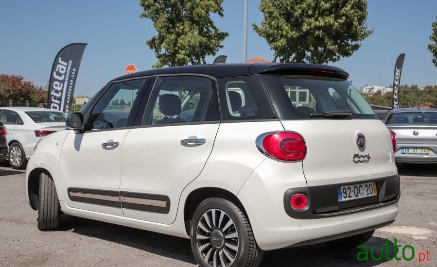 2015' Fiat 500L photo #3