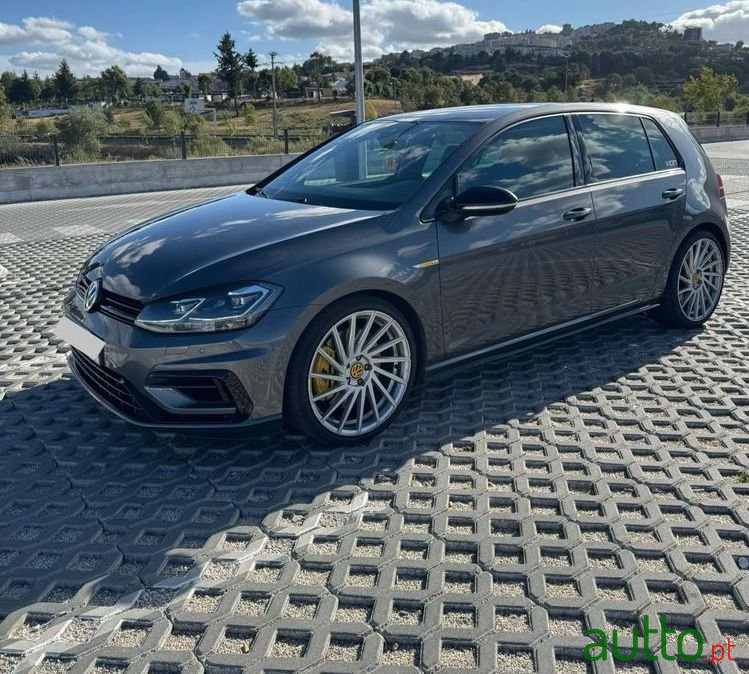 2023' Volkswagen Golf 2.0 Tsi R Dsg photo #1